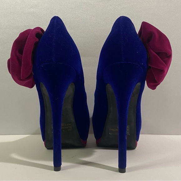 Qupid Women's 7.5 Blue Heels W/Pink Floral Accent - Picture 2 of 8